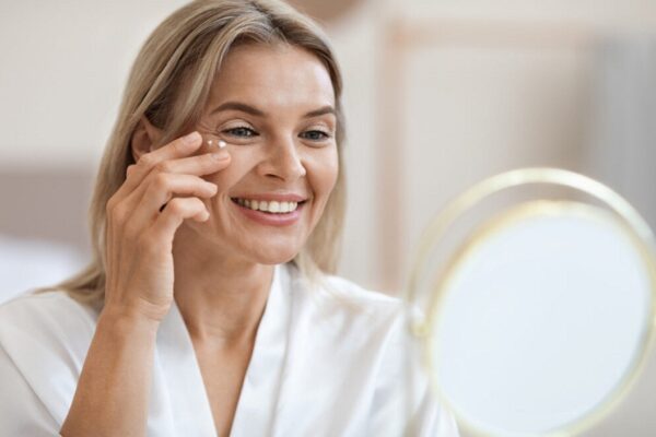 The Science Behind Eye Creams: How They Work